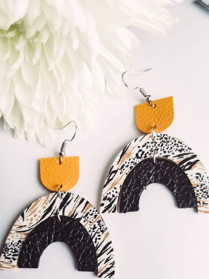 Brincos de couro genuíno Golden Leopard Rainey por atacado de Talliha Designs