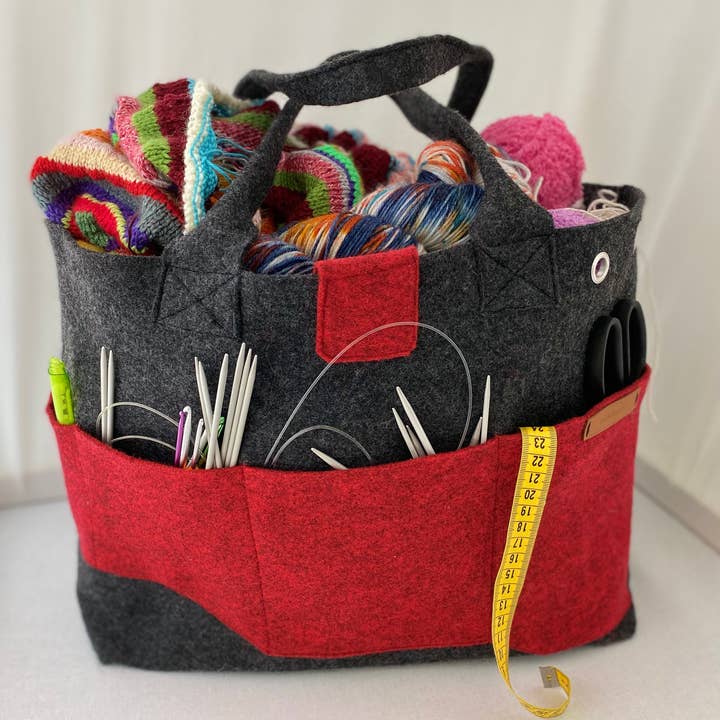 Large project bag made of 100% felt with small inside pocket for wholesale by Die Wollwichtel