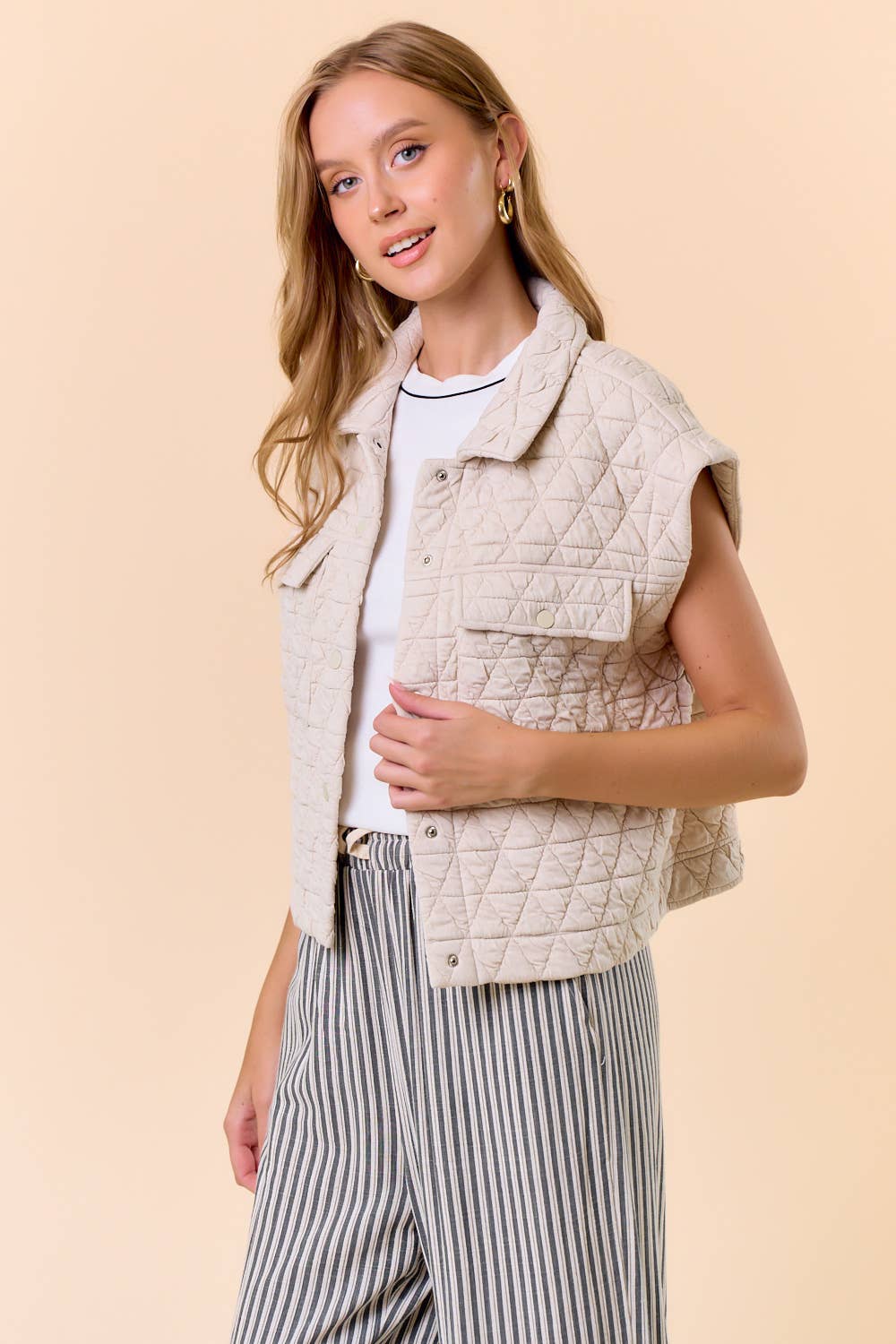 Doe and Rae - Wholesale Outerwear Vest - Women's - QUILTED POINT COLLAR FLAP PATCHED POCKET VEST - 10626J-12