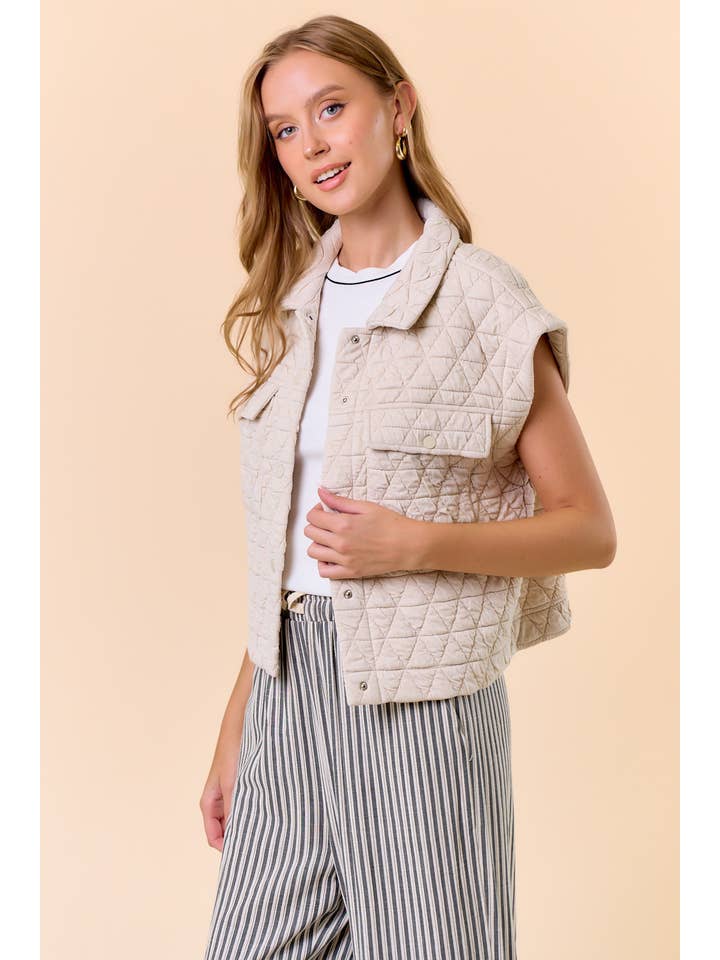 Doe and Rae - Wholesale Outerwear Vest - Women's - QUILTED POINT COLLAR FLAP PATCHED POCKET VEST - 10626J-12