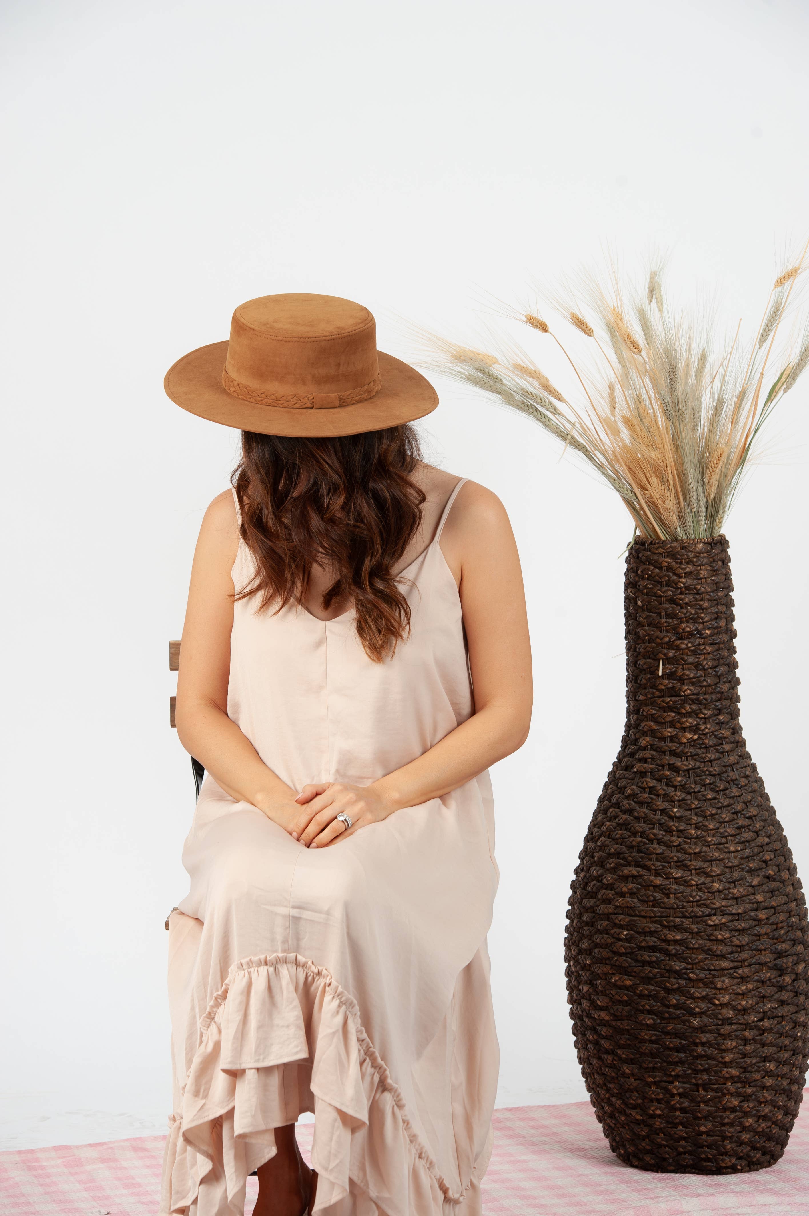 Lucca Couture - Vendita all'ingrosso Paglietta - Donna - Cappello Gaucho in camoscio sintetico con bordo a doppia treccia - CARAMELLO2