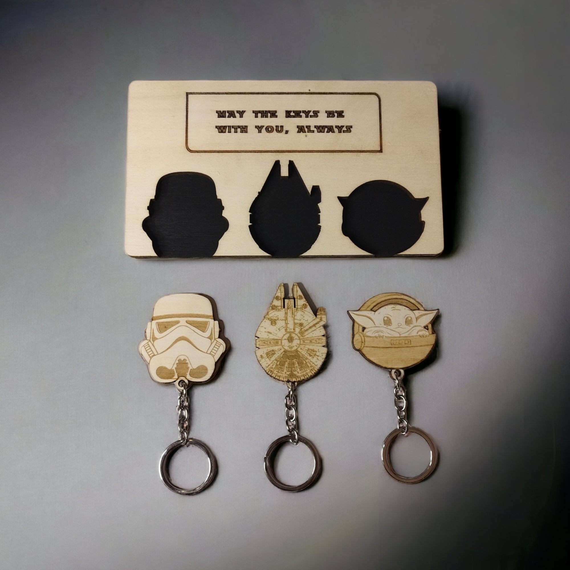 Studio Rima – wholesale Nyckelring - Unisex – Star Wars nyckelring med väggmonterad nyckelhållare – Geek nyckelringar1