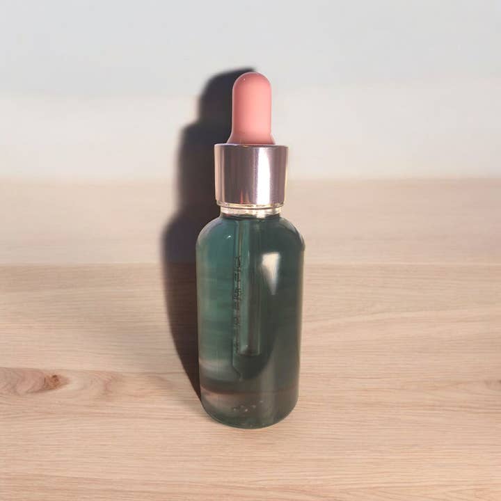 Amber Bath Co - Wholesale Facial oil - Blue Tansy Face Oil10