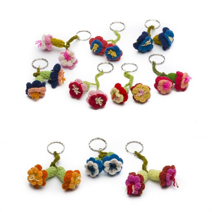 Woolen keychain with 2 flowers for wholesale by Titicaca