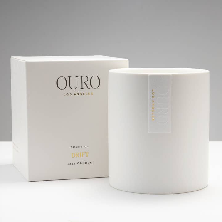 Drift
12 oz ljus - drivved + eukalyptus + havssalt för wholesale av OURO Los Angeles