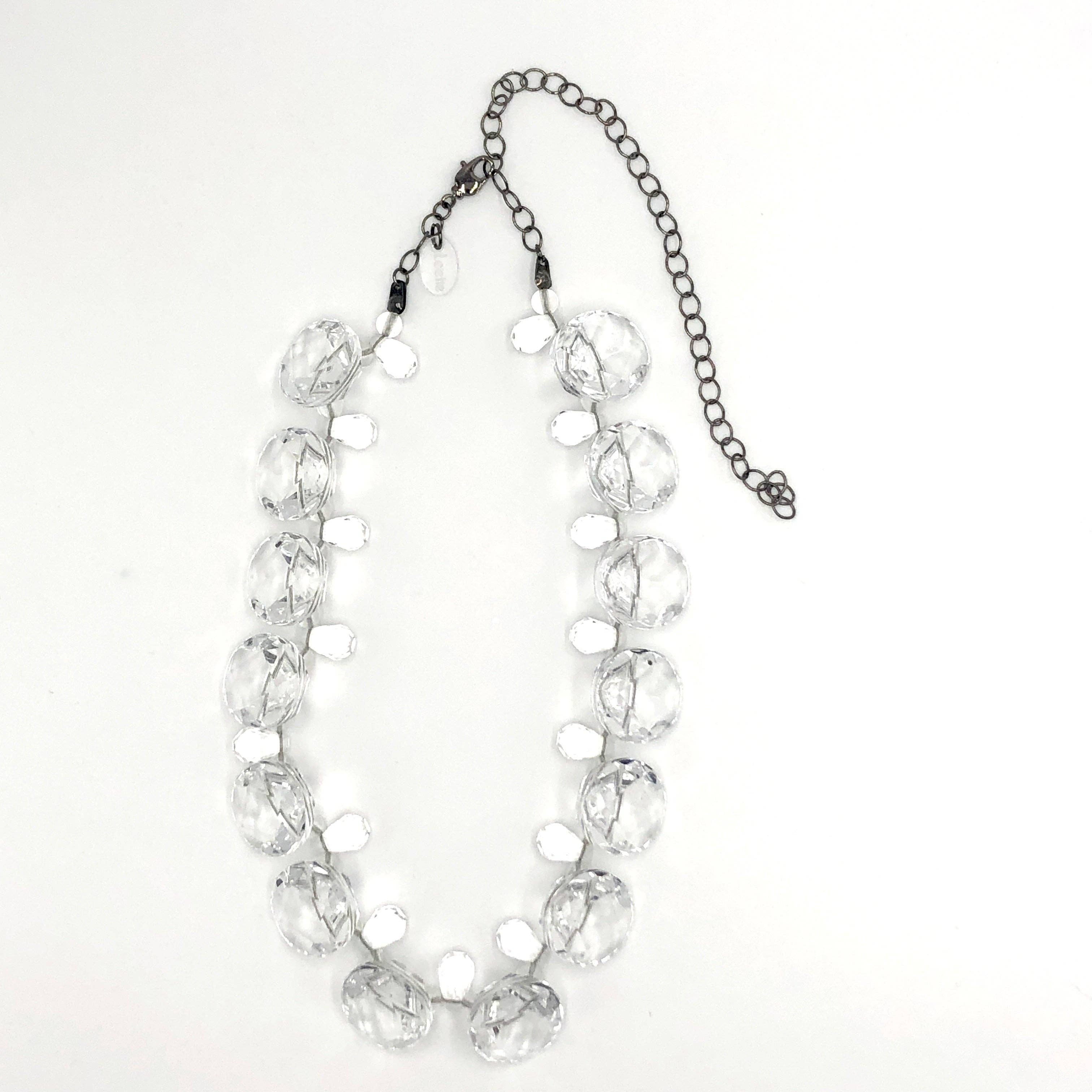 Leetie Lovendale – Großhandel Perlenkette – Marco Halskette mit klaren Facetten und Knöpfen6