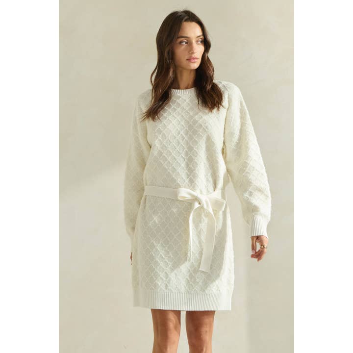 Neuartiges, strukturiertes Pulloverkleid mit Gürtel für den Großhandel von Able