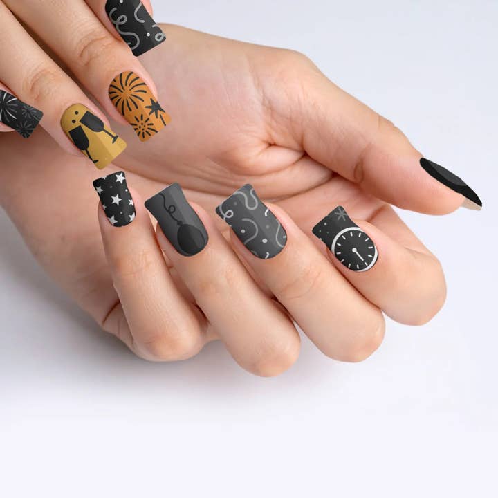 FYNE BODY - Wholesale Press-on/fake nails - Midnight Sparkle Black Magic Press-On Nails21