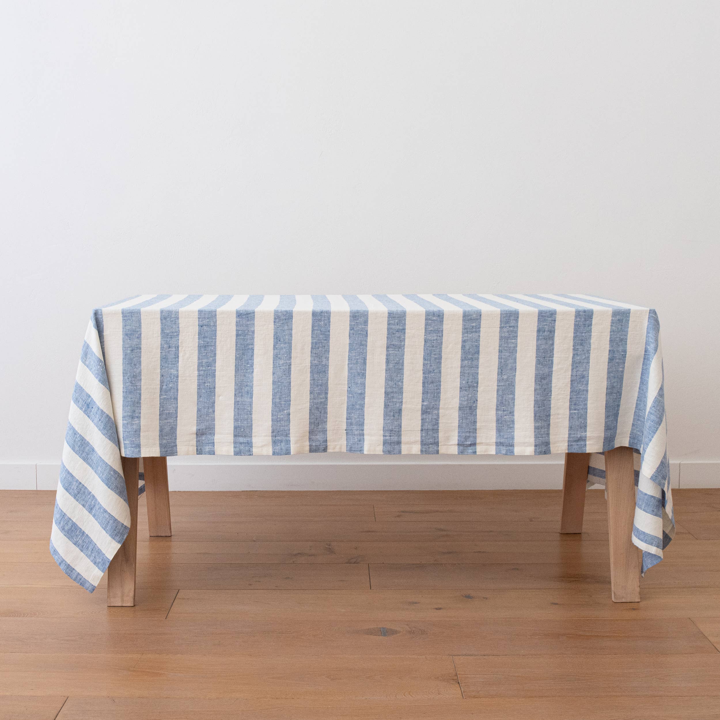 LinenMe - Wholesale Tafelkleed - Linnen Tafellaken Blauw Wit Philippe2