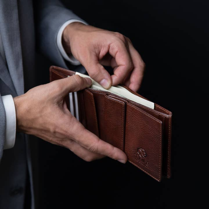 Time Resistance - Wholesale Wallet - Men's - Leather Bifold Wallet - Daniel