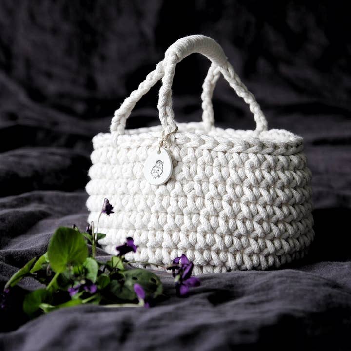 Zuri House - Wholesale Decorative tabletop object - Easter SET: 5 easter baskets and 10 egg cups 2