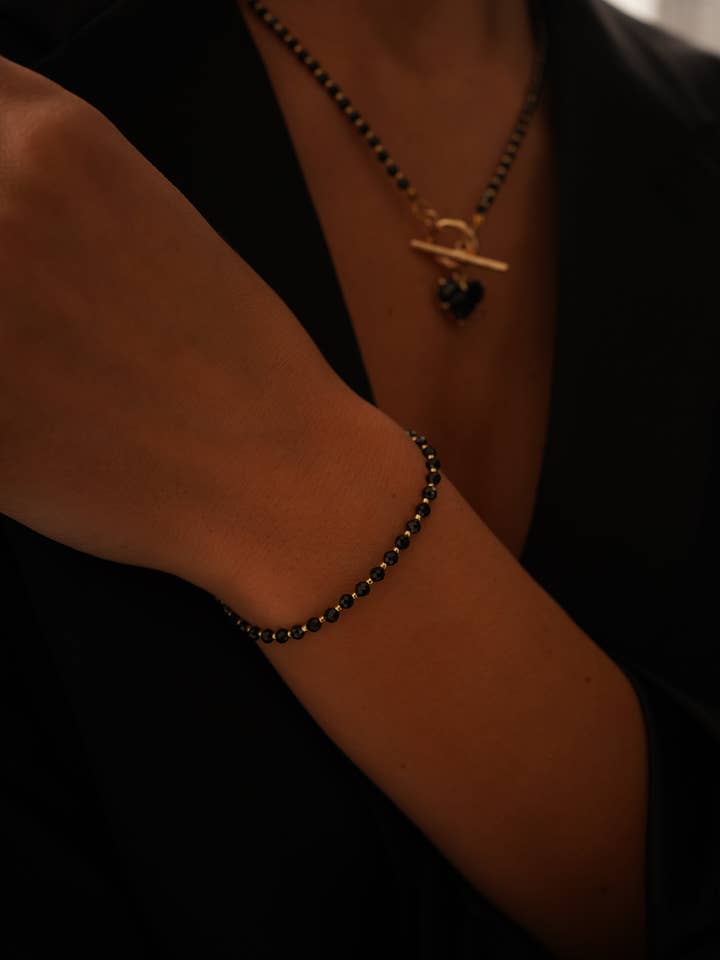 Bracciale Abbraccio di Sé per la vendita all'ingrosso da parte di Tilary Limited