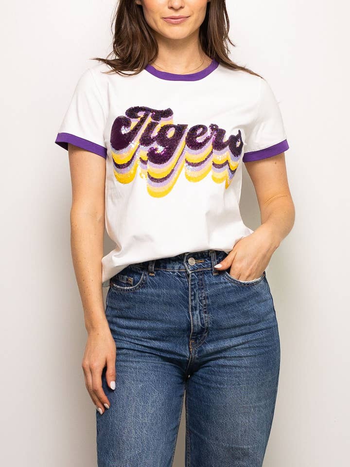 T-shirt Retro Tigers - LSU pour la vente par Sparkle City