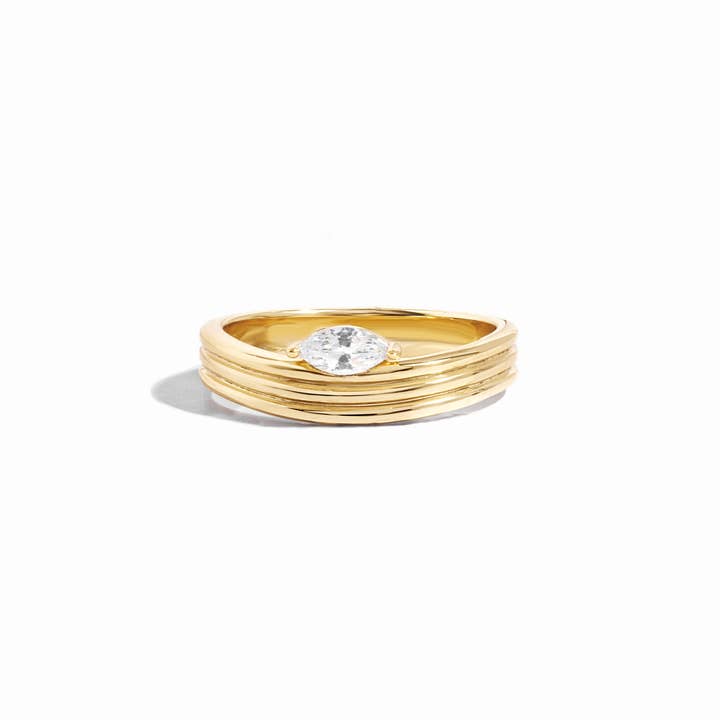 Bague en pierre marquise pour la vente par Sami Jewels