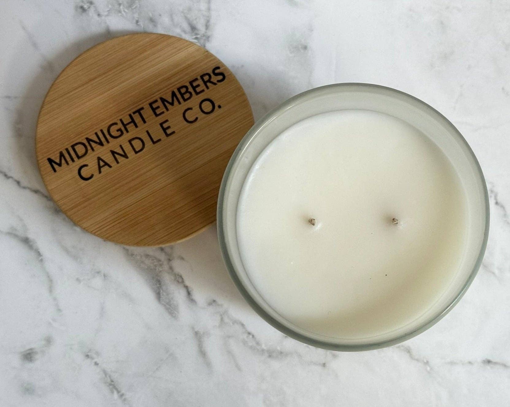 Midnight Embers Candle Co. - Vente Bougie en bocal - Bougie Hearth + Home 10 oz. Parfaites Fêtes Noël 20252