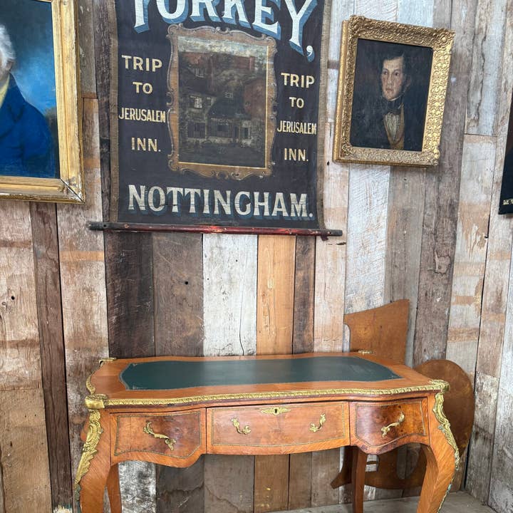 Escritorio vintage francés de estilo Luis XV para venta al por mayor de belvoir