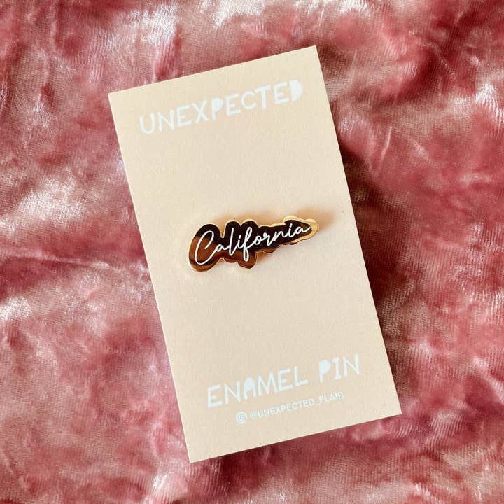 Épinglette en émail or Californie pour la vente par Unexpected Flair