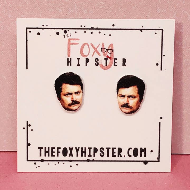Pendientes de botón de Ron Swanson Parks and Rec para venta al por mayor de The Foxy Hipster