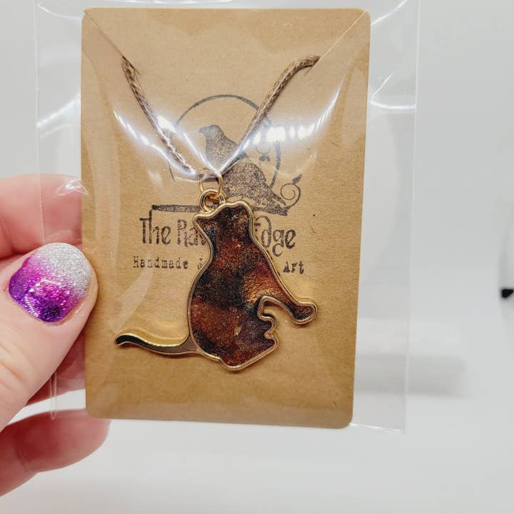 Collar de resina con forma de gato hecho a mano para amantes de gatos para venta al por mayor de The Raven's Edge