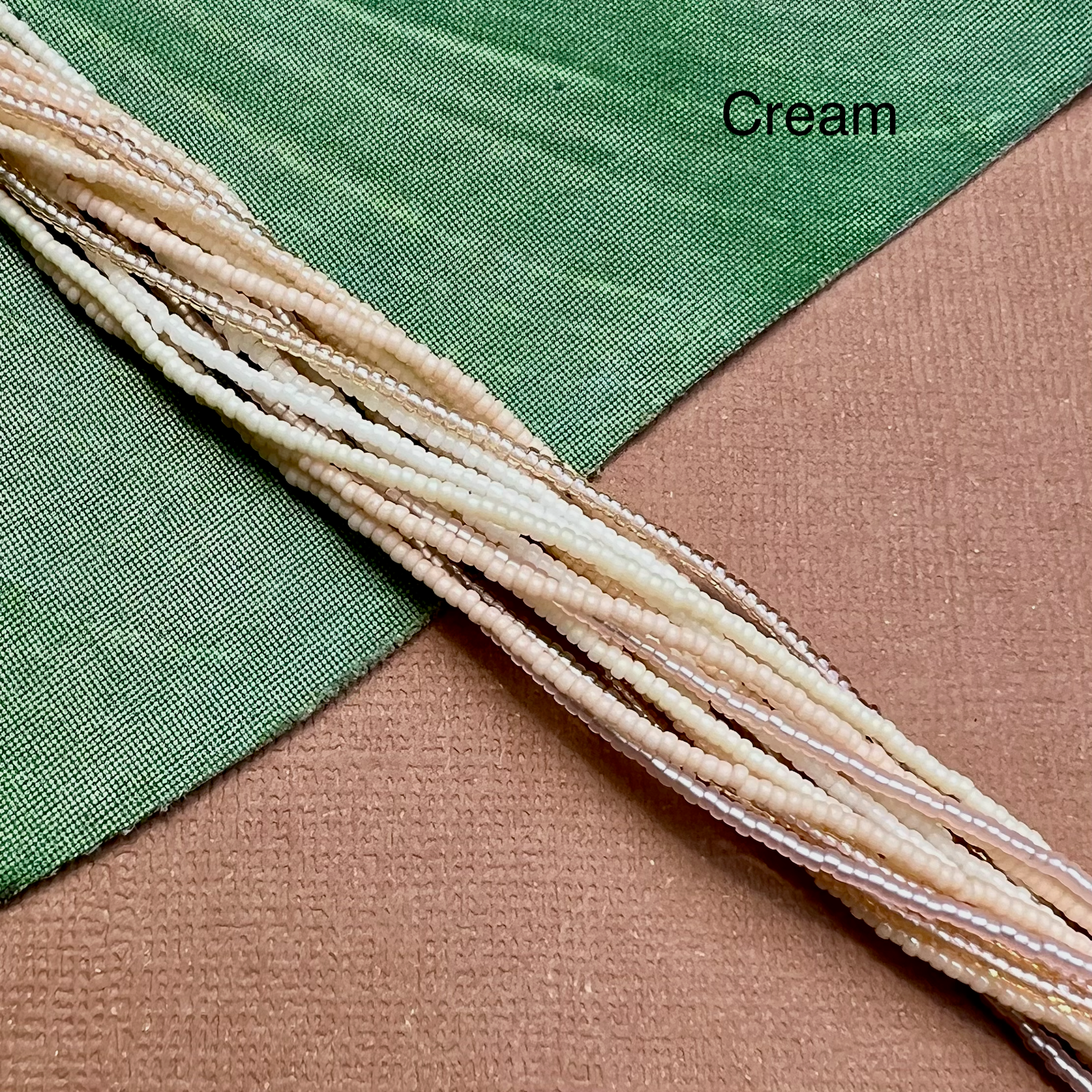 Bead Goes On – Colar com missangas/pérolas por atacado – Colares Grossos de Missangas de Múltiplas Fios - Fecho de Botão de Lótus1