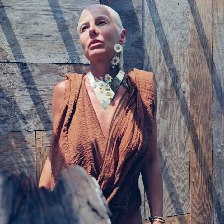 Bisjoux - Vente Collier ras-de-cou - Collier plastron moderne triangulaire en laiton1