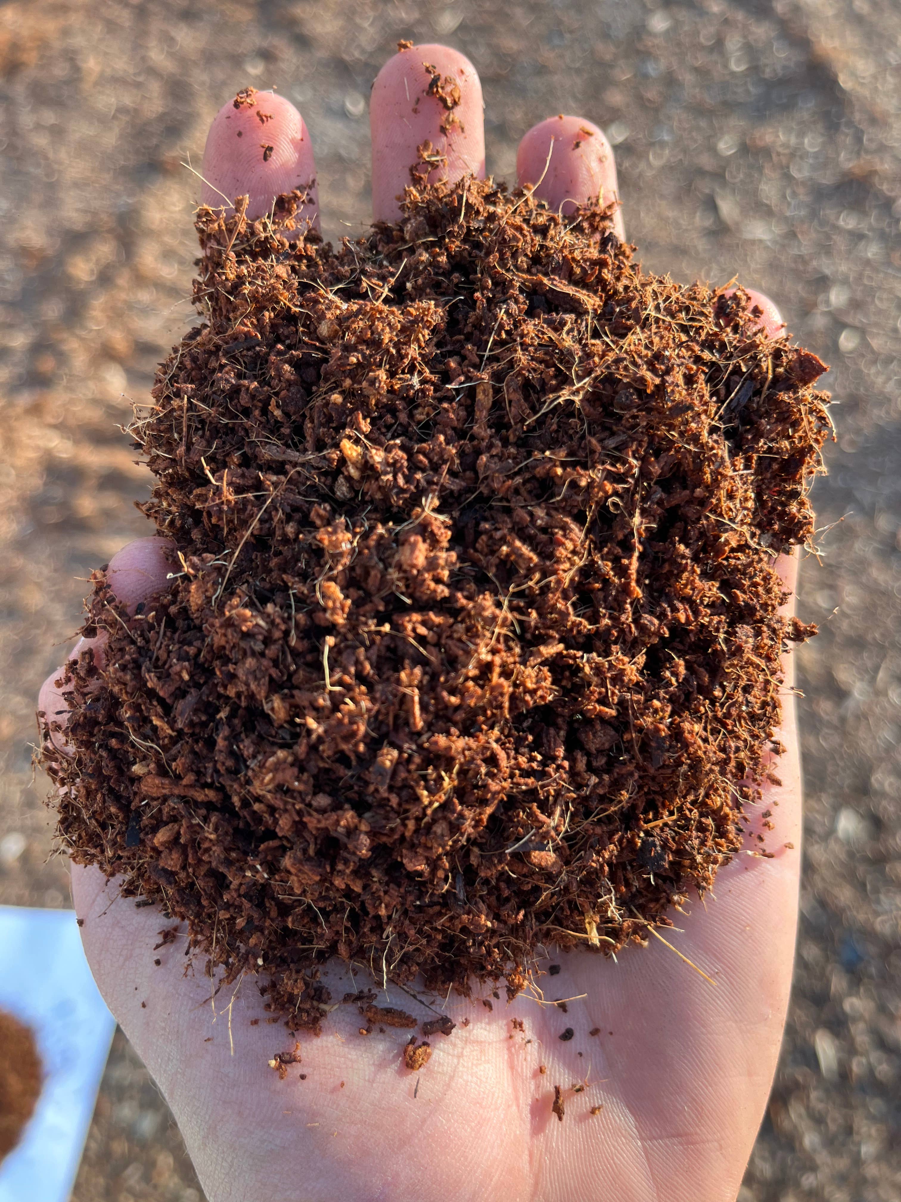 Ivy May Co - Wholesale Planting/potting soil - Bulk Amendments- Pre-Moistened Organic Coco Coir (13 Gal)2