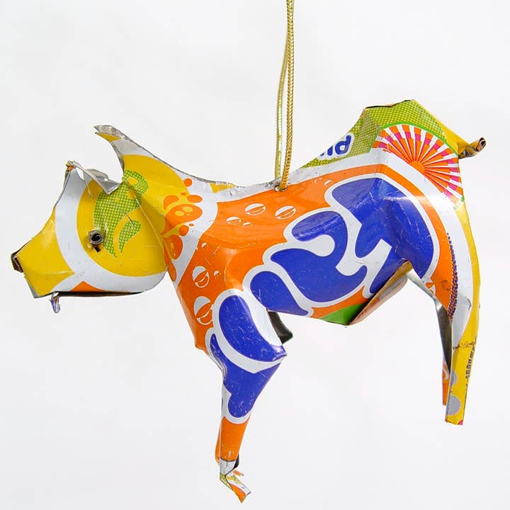 Ornement en forme de zèbre en métal recyclé pour la vente par Mbare Home + Gift