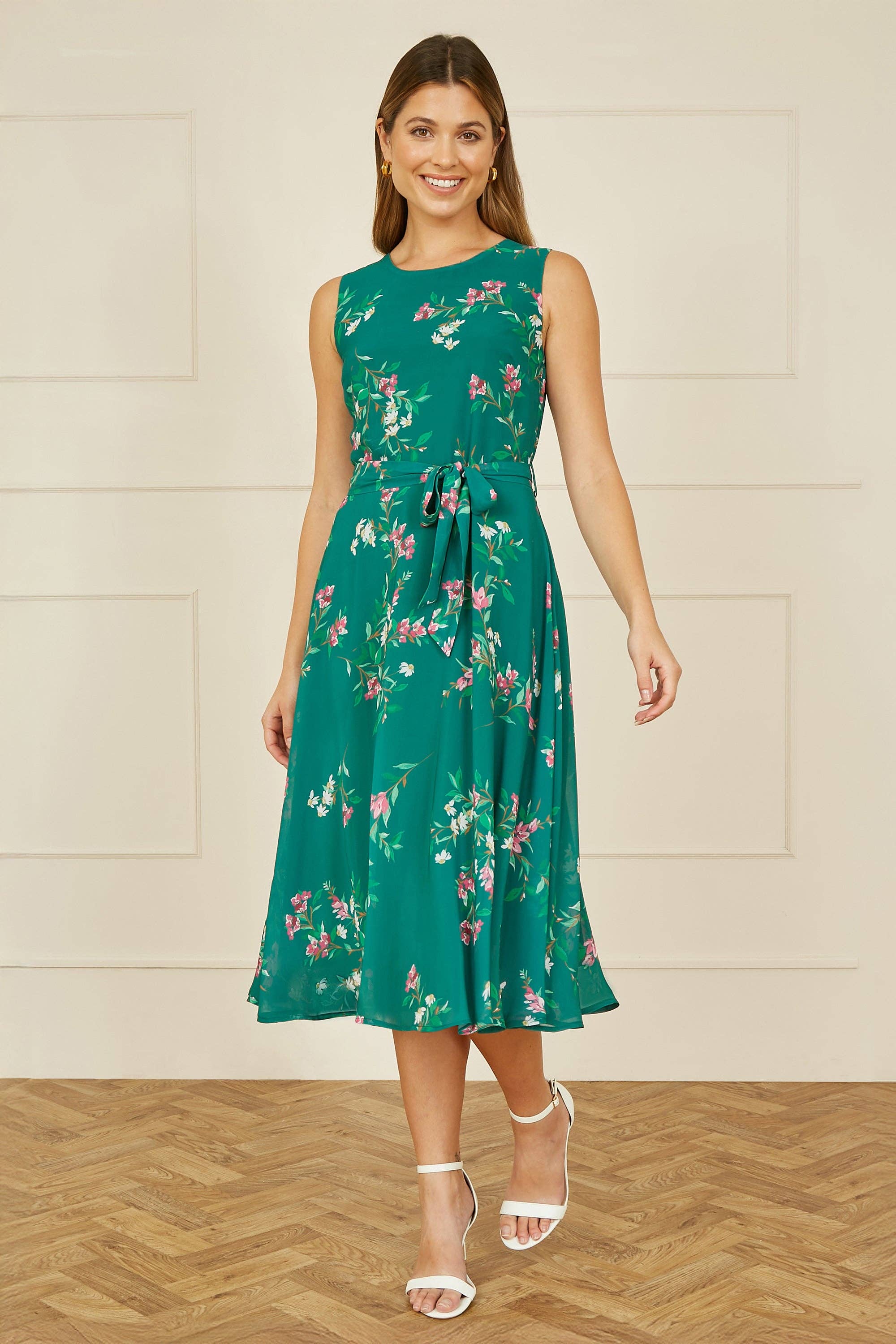 Yumi Green Daisy Print Skater Dress for wholesale on Faire2
