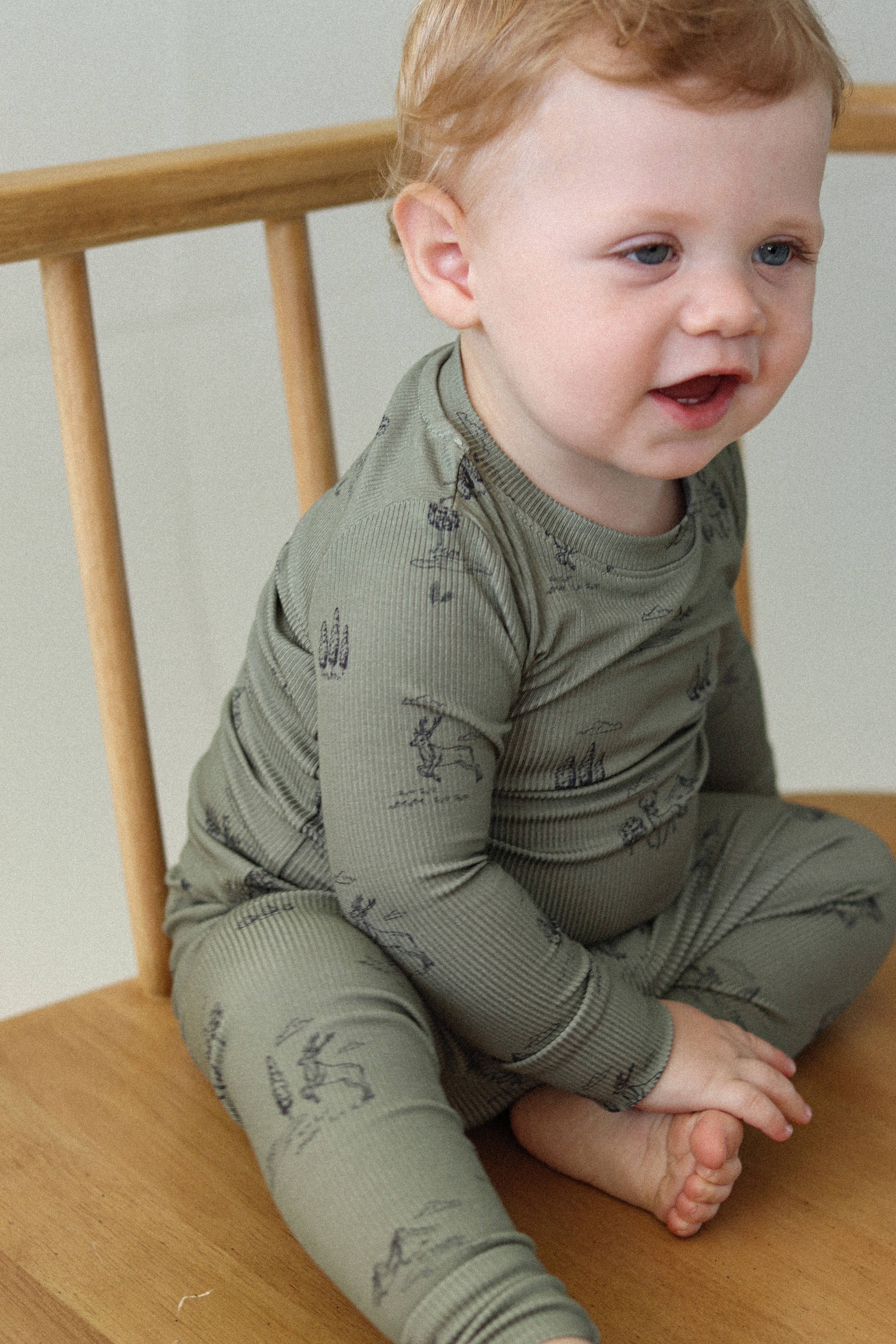 Honeycomb Goods – Engroshandel Pyjamasæt - Børn – Evergreen Hjorte Pyjamasæt3