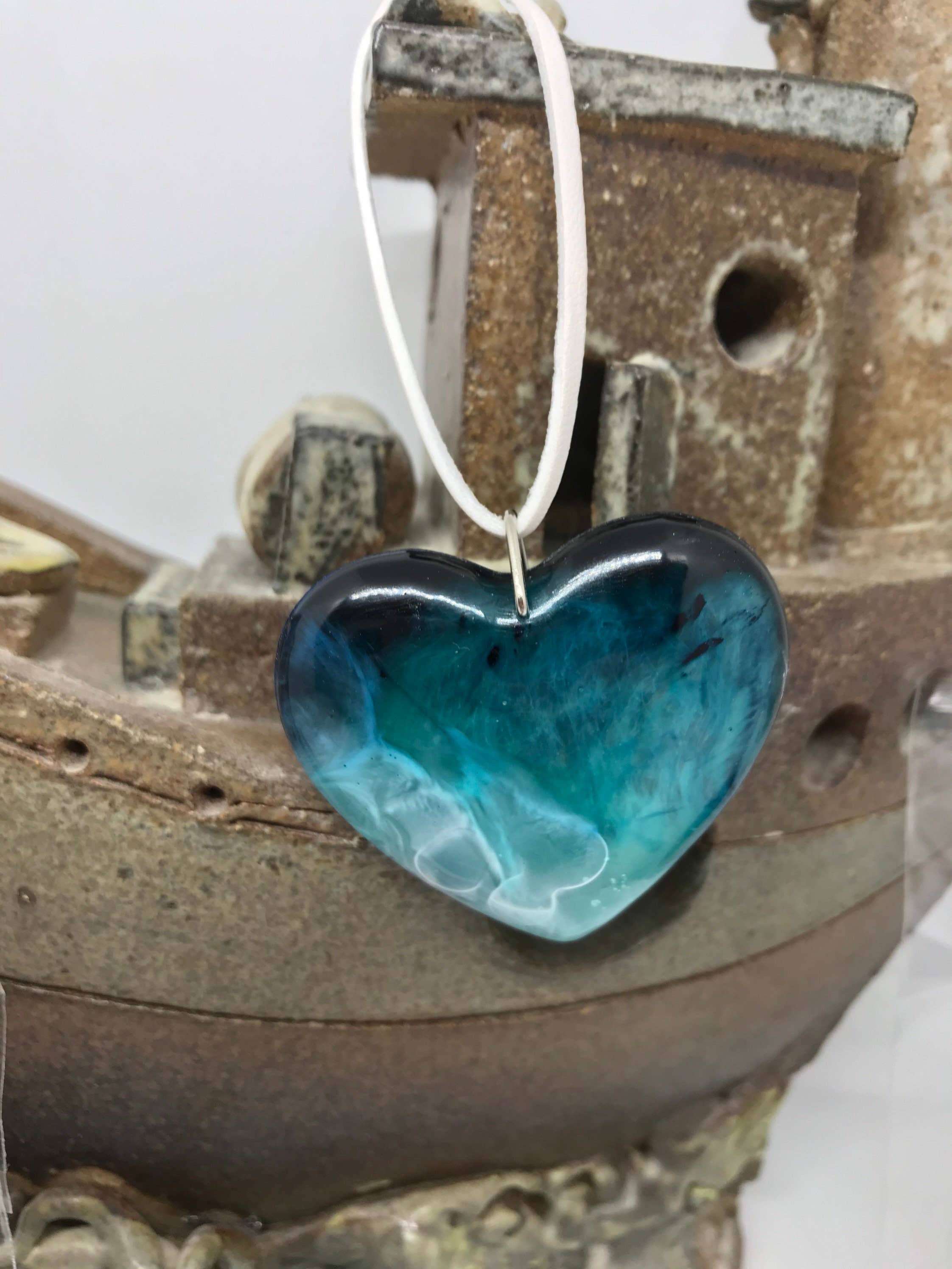 Dreams in Driftwood - Wholesale Ornament - Ocean heart decoration | coastal inspired resin gifts1