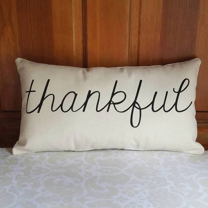 Cuscino Thankful Modern Farmhouse per la vendita all'ingrosso da parte di AbbyKate HOME