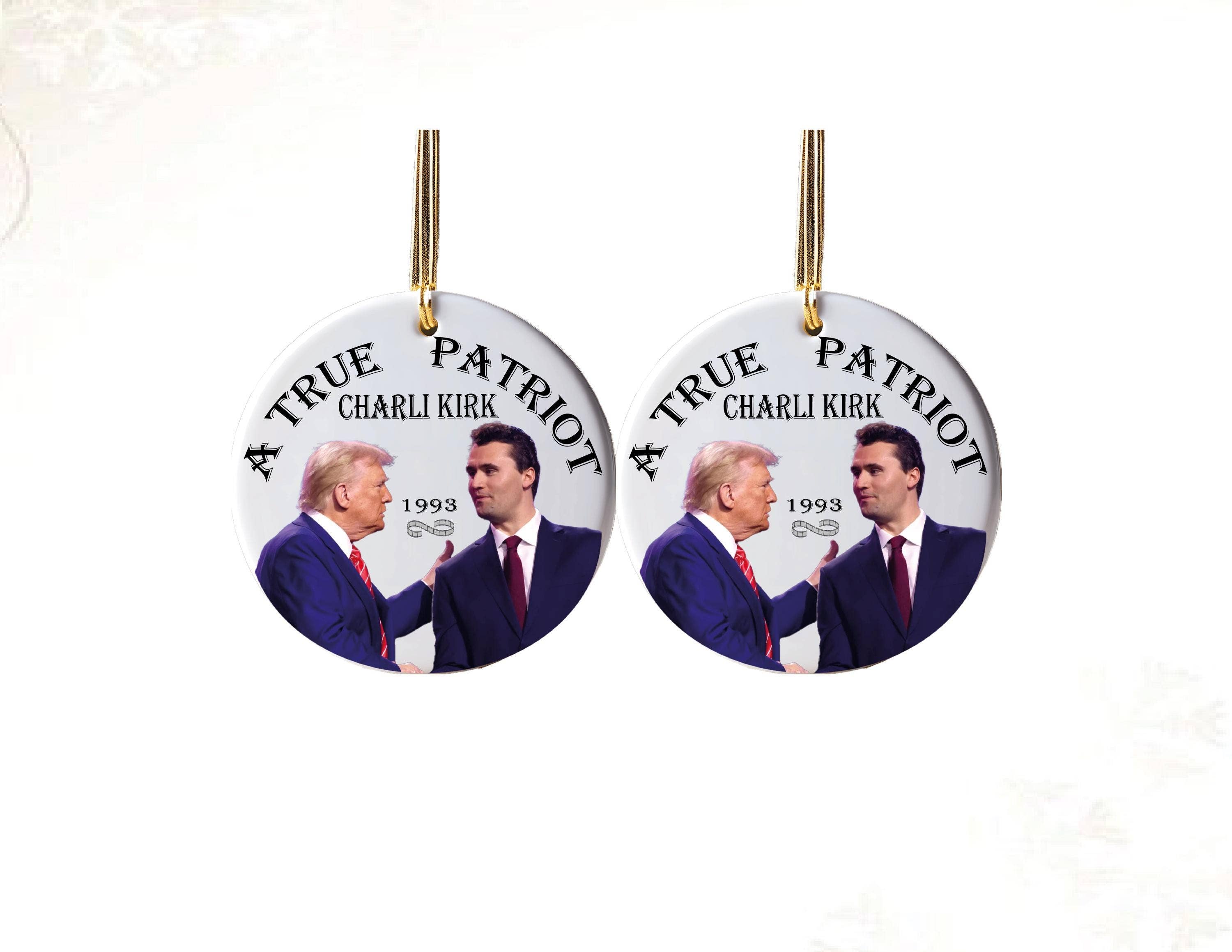 Embrova - Vente Objets de décoration - Ornement patriotique Charlie Kirk, ornement de Noël républicain4