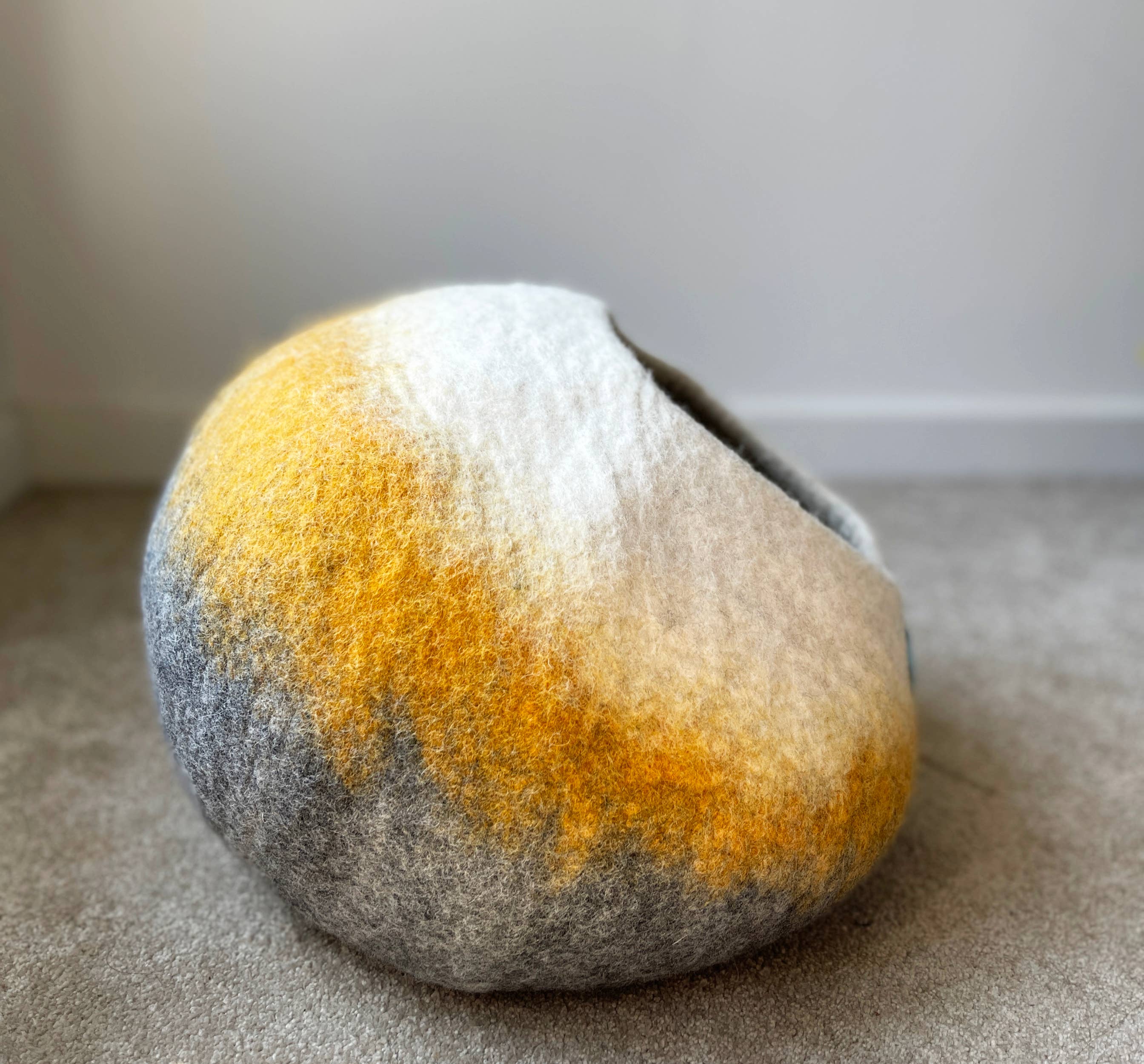 Everest Pet Supply & Gifts - Wholesale Pet Cave - Cat/Dog - Cat Cave Grey Yellow Mix Hue, 100% Wool, Felted, Handmade1