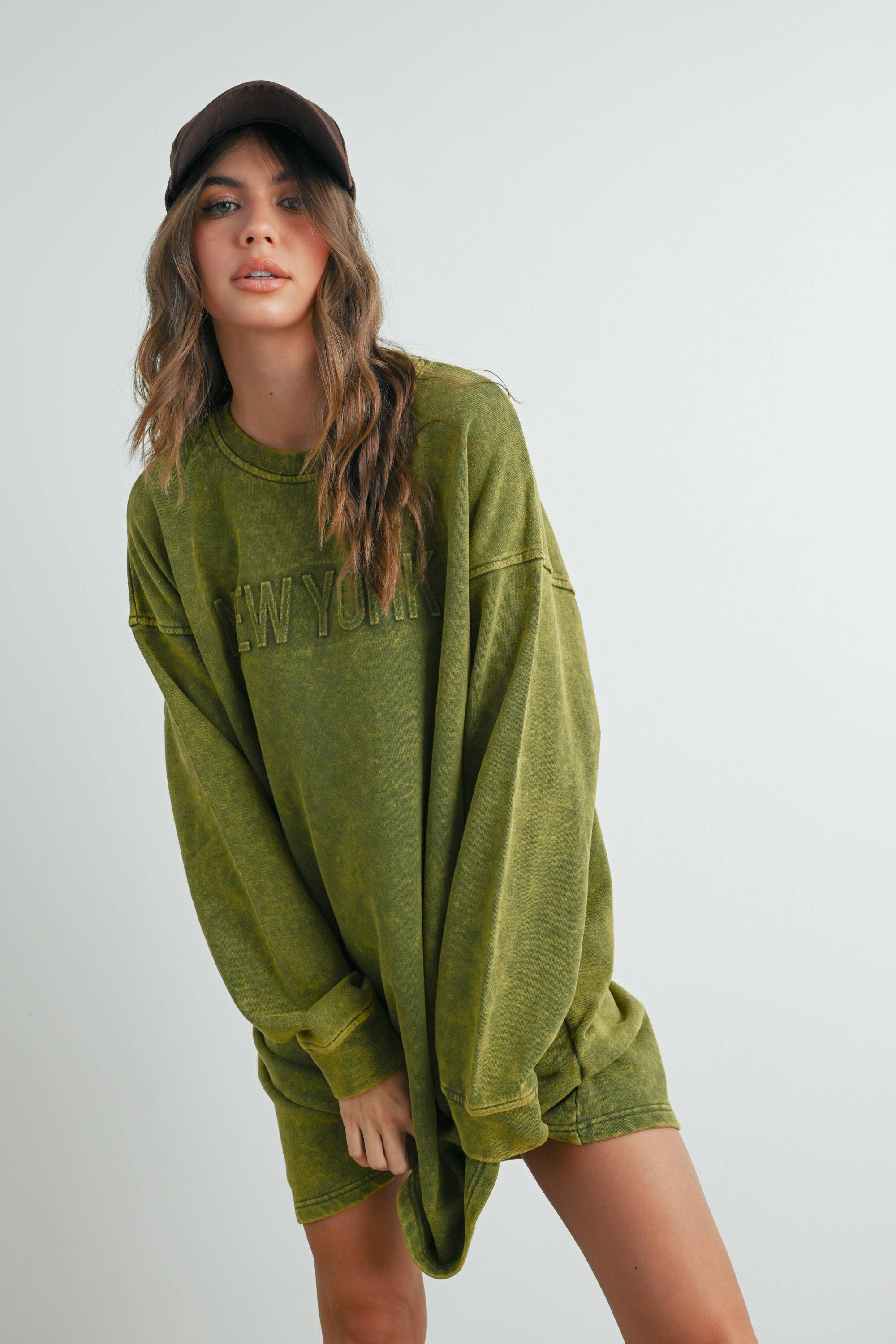 BUTTERMELON – Engroshandel Kjole - Dame – Lang acid wash sweatshirt-kjole - BMD753819