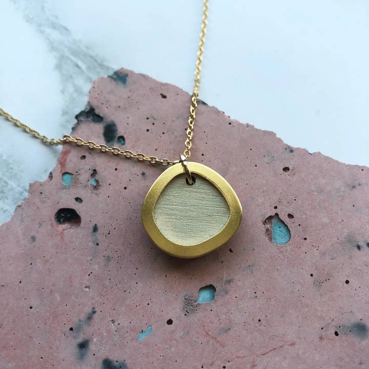 MicaPeet – Großhandel Kette mit Anhänger/Charm – Farbiger/goldener Kreisanhänger1