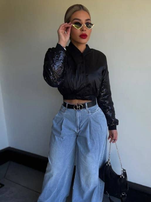 BLOUSON BOMBER À MANCHES PAILLETTES pour la vente par CAPSULLE