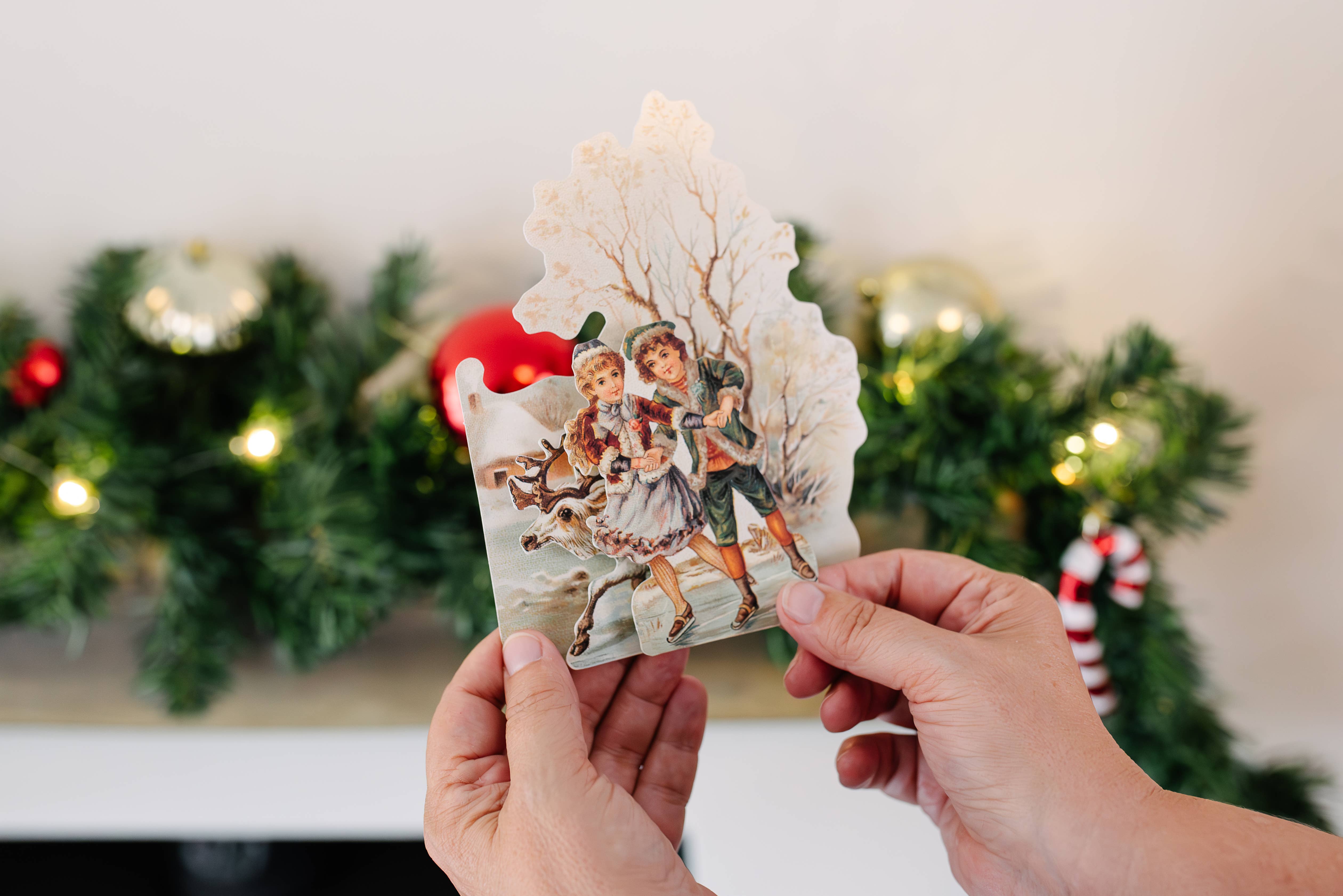 Mamelok - Wholesale Christmas Card - CHILDREN AND REINDEER 3D THEMED CHRISTMAS CARD1