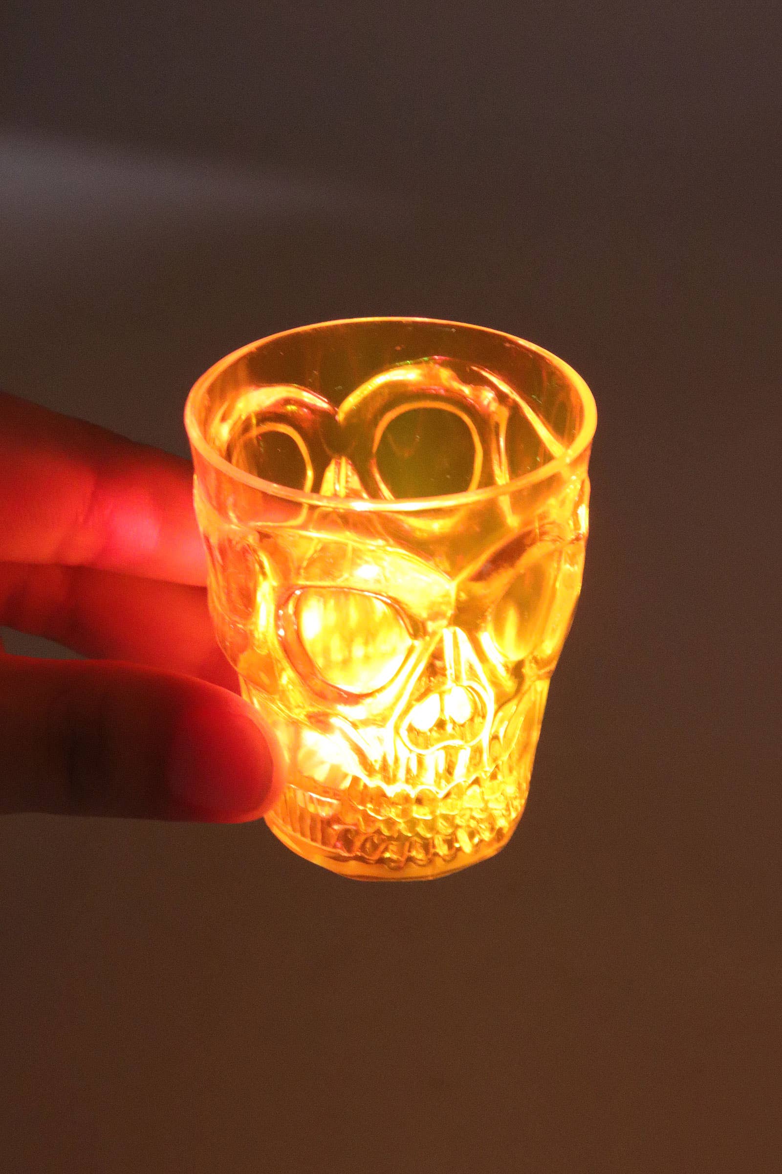COMME INDIQUÉ Verre à shot en plastique avec LED colorée en forme de crâne d'Halloween en vente sur Faire6