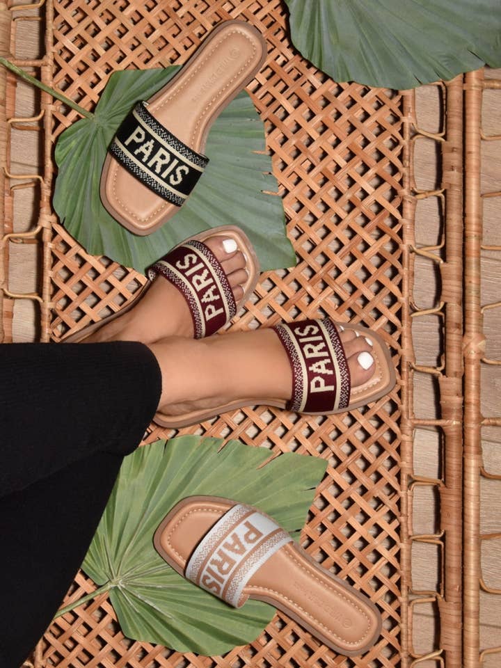 PARISO-01 PARIS BRODERISANDAL for engroshandel hos Oliccui