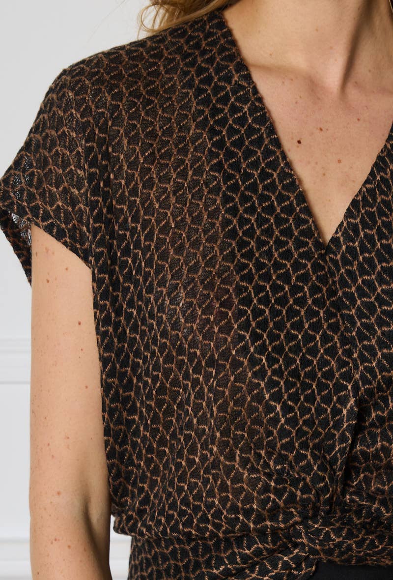 LULUMARY - Wholesale Blouse - Women's - Textured crop top H70011