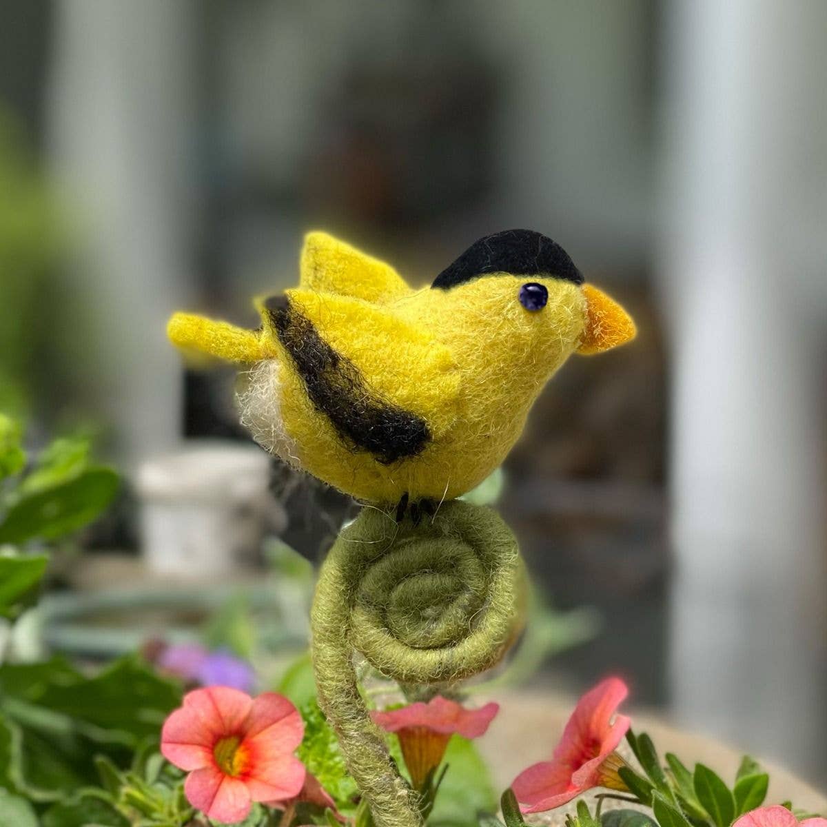 dZi Handmade - Wholesale Decorative Tabletop Object - Goldfinch Frond Friend1