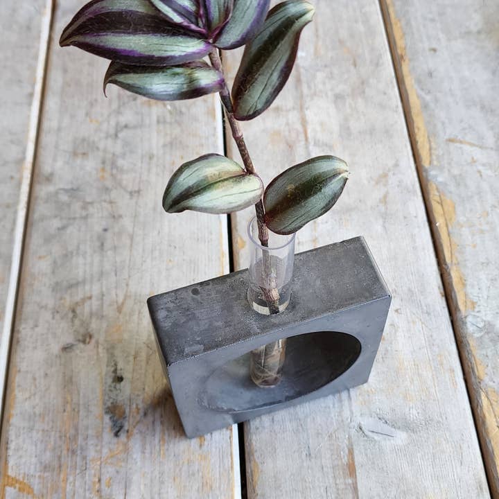 Geoform Designs - Vente Vases - Station de propagation du béton Square Geo | Vase à fleurs2