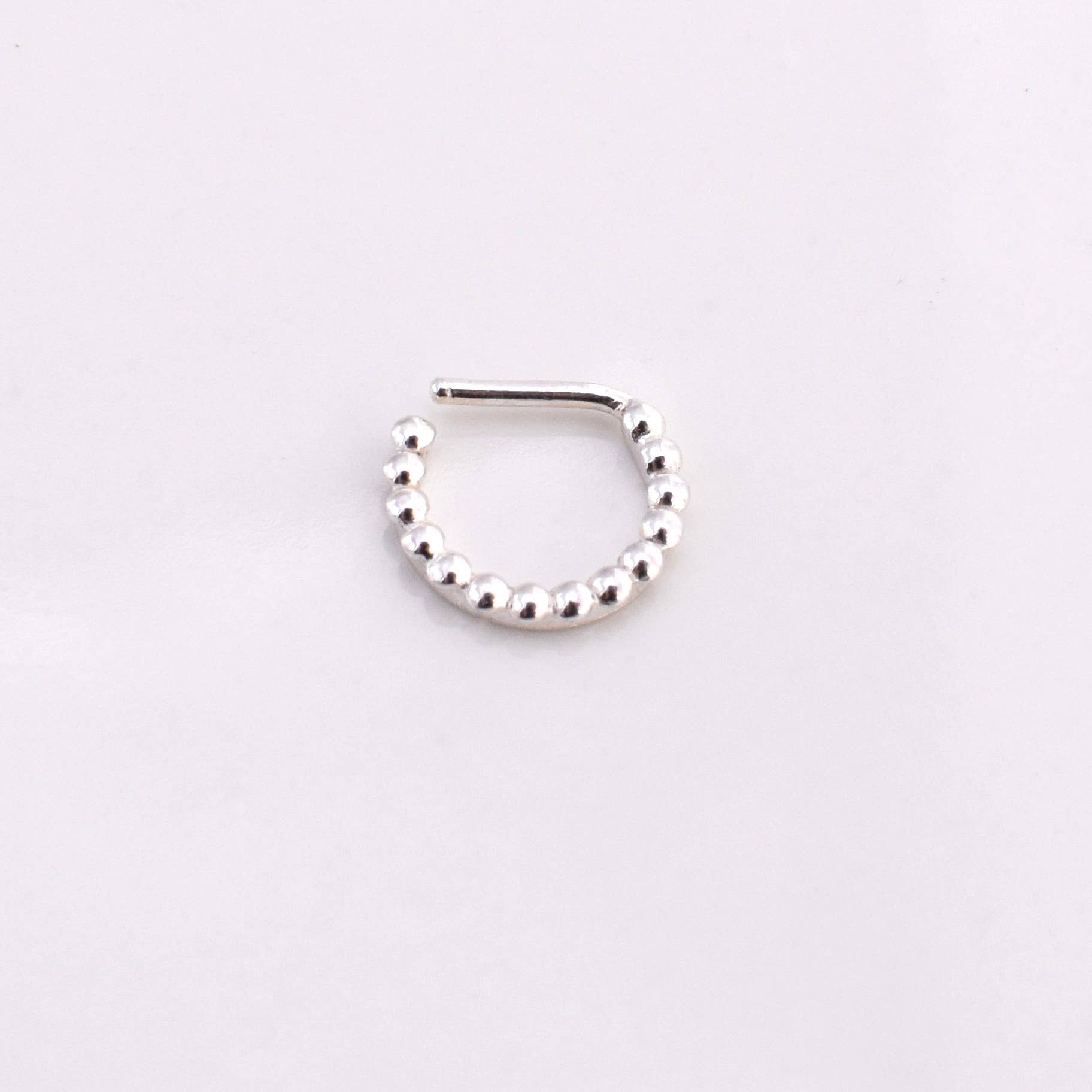 Renegade Silver – Engroshandel Næsering – Tynd Beaded Septum Ring