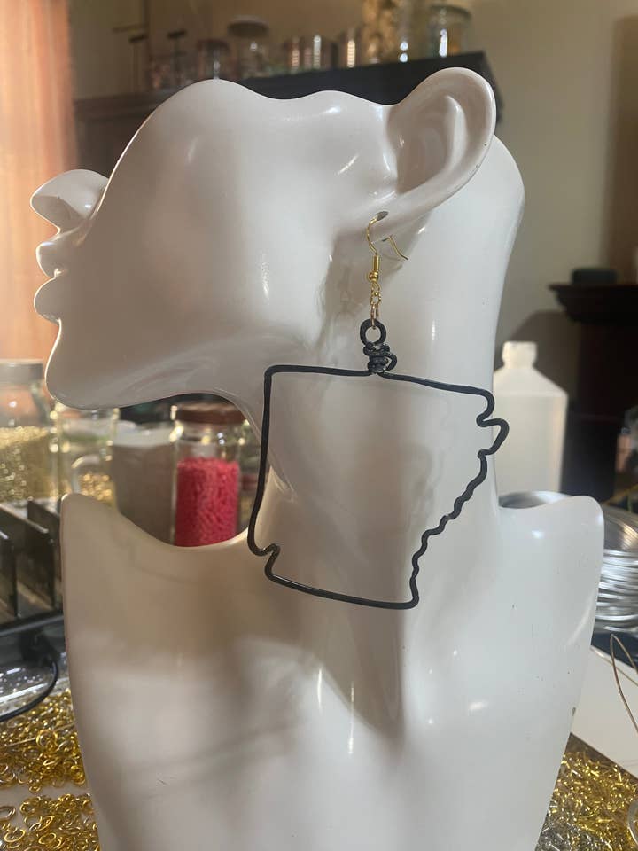 Hoepeloorbellen uit Arkansas voor wholesale door Angela Catirina Jones