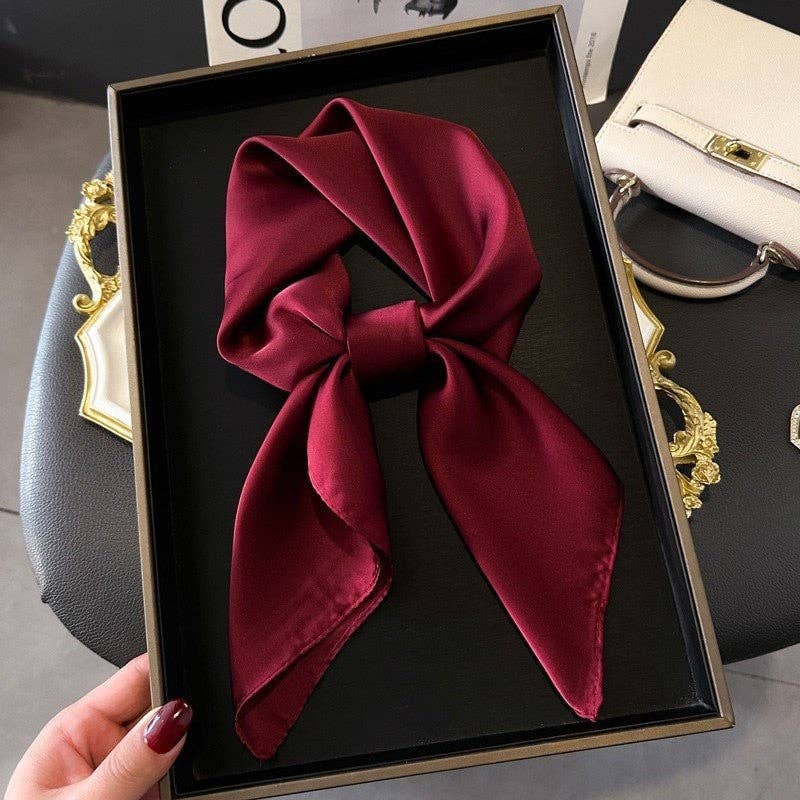 OceanusSwim – Engroshandel Tørklæde - Dame – Ensfarvet silketørklæde i kvadratisk form0