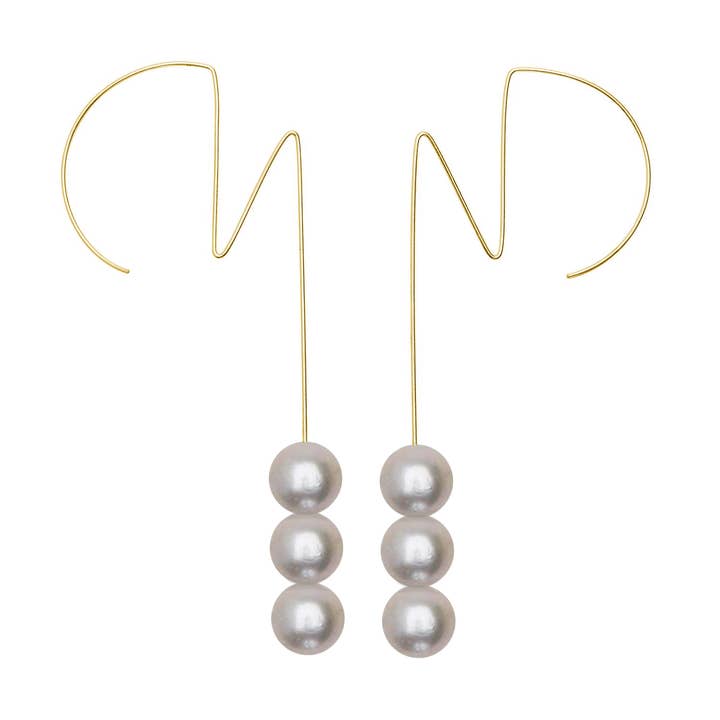 Große runde, von Ziggy Stardust inspirierte Ohrringe mit Süßwasserperlen für den Großhandel von Melissa McArthur - Jewellery Made in London