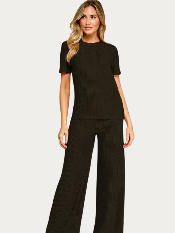 705S-KORTÄRMAD TOPP OCH BYXSET MED ELASTISK MIDJA OCH VIDA BEN för wholesale av JBLA FASHION