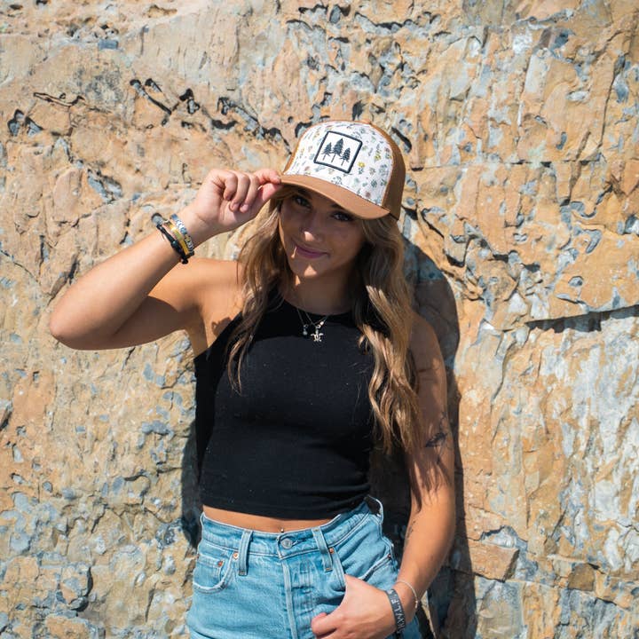 The Montana Scene - Venta al por mayor Gorra trucker - Mujer - Tres Árboles Camionero - Floral1