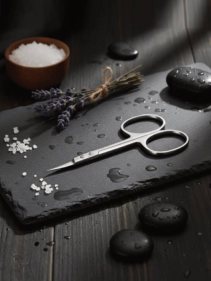 Forbici per cuticole The Ultimate Sword Edge 9,5 cm per la vendita all'ingrosso da parte di Sword Edge