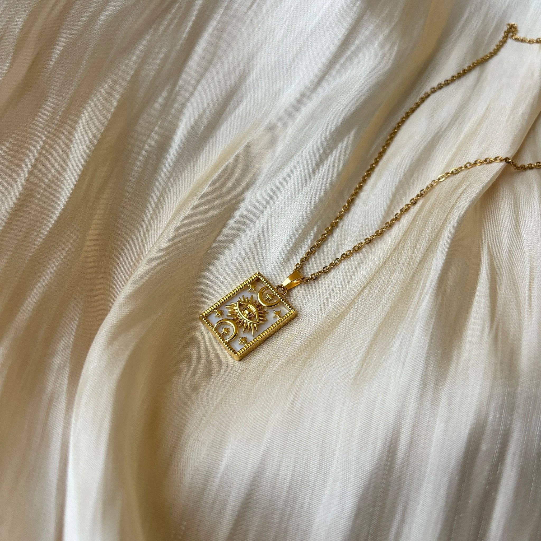 DUESTELLE ITALIA – wholesale Pendant/charm necklace – Serenity Pearl Protector - Celestial Necklace with Mother of Pearl5